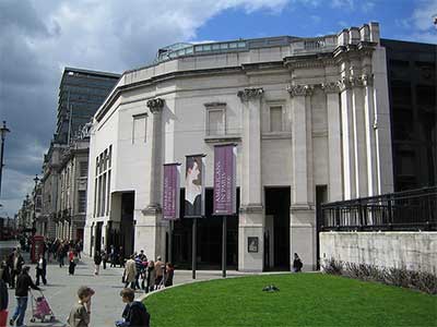 ساختمان الحاقی به موزه ملی لندن- ونتوری و سکات براون